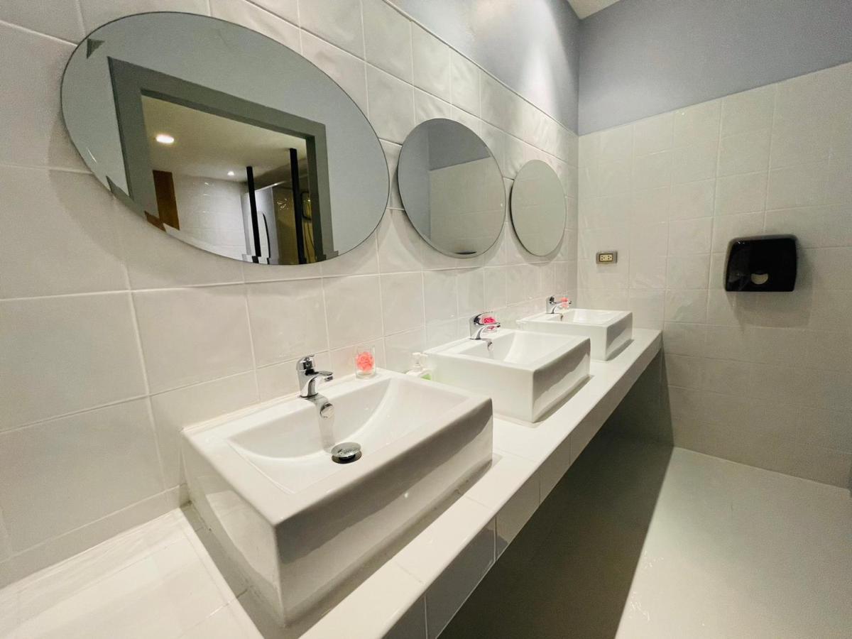 Rabbitel Phuket Hostel Eksteriør bilde