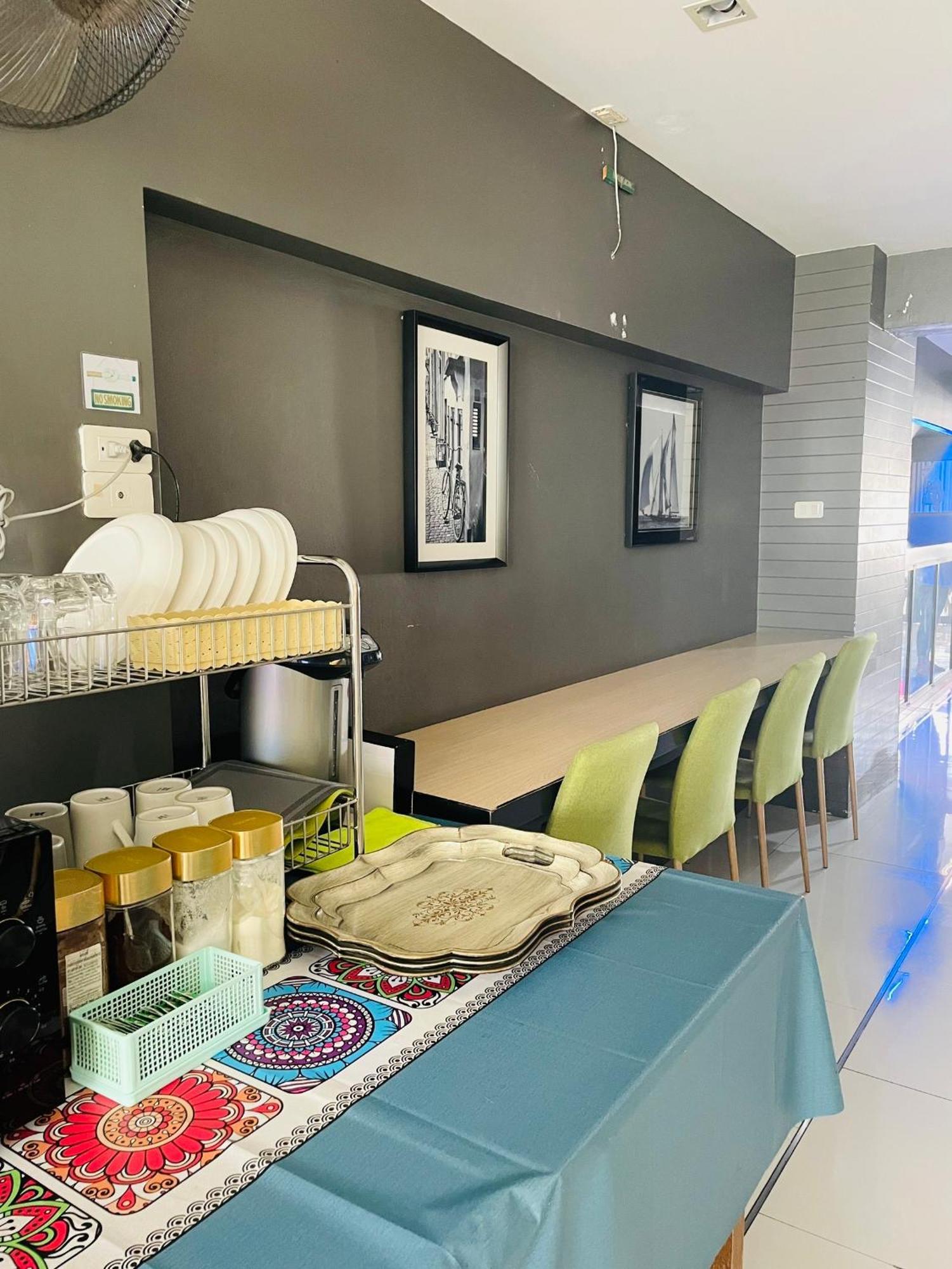 Rabbitel Phuket Hostel Eksteriør bilde